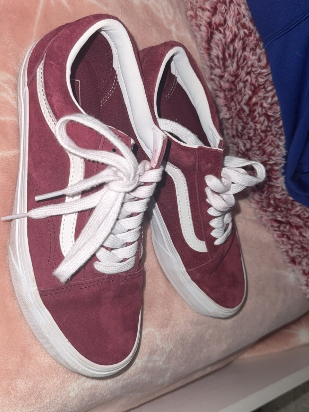 Vans Old Skool Low Top Sneakers in Burgundy and White